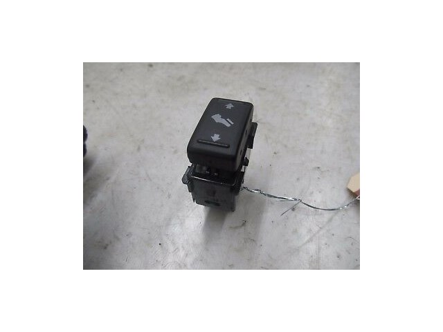 2004-2007 INFINITI QX56 OEM LEFT FRONT GAS PEDAL MOVEMENT SWITCH BUTTON 