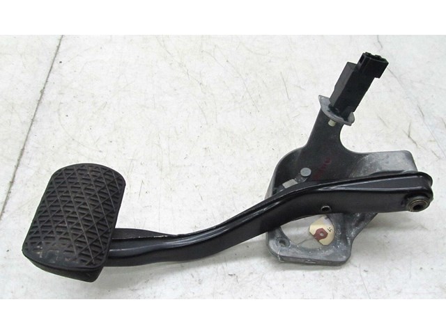2003-2006 MERCEDES E500 W211 OEM LEFT FRONT BRAKE PEDAL