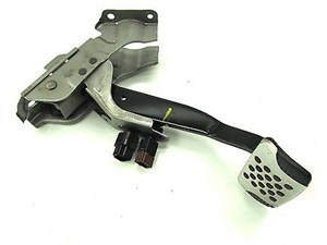 2005-2007 INFINITI G35 COUPE OEM BRAKE PEDAL ASSEMBLY W/ SENSORS STOP