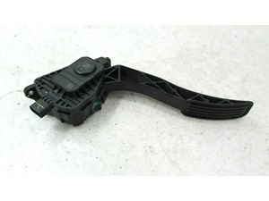 2013-2018 FORD FUSION OEM GAS ACCELERATOR PEDAL D69C9F836 