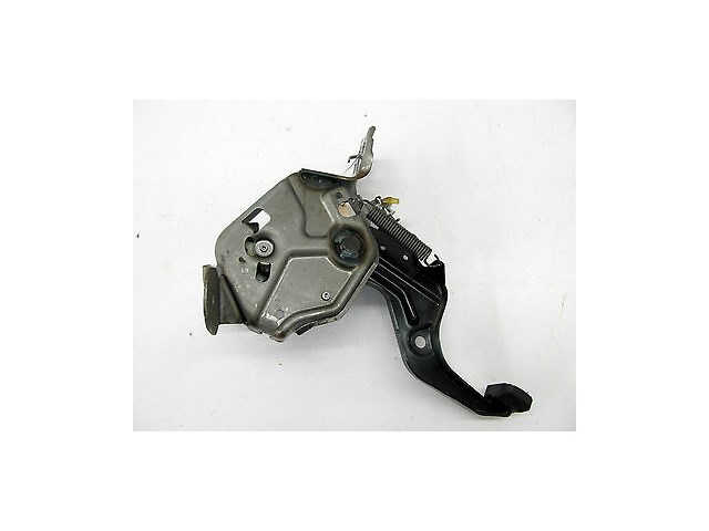 2003-2004 INFINITI M45 OEM DRIVER'S SIDE E-BRAKE EMERGENCY BRAKE PEDAL ASSEMBLY 