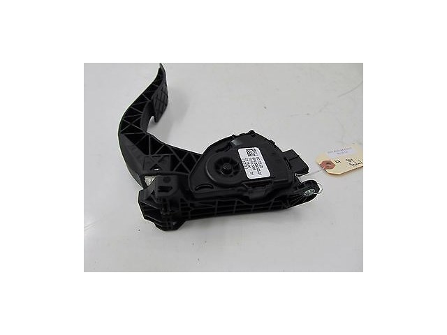 2008-2012 AUDI A4 AVANT WAGON B8 OEM ACCELERATION GAS PEDAL PAD ASSEMBLY