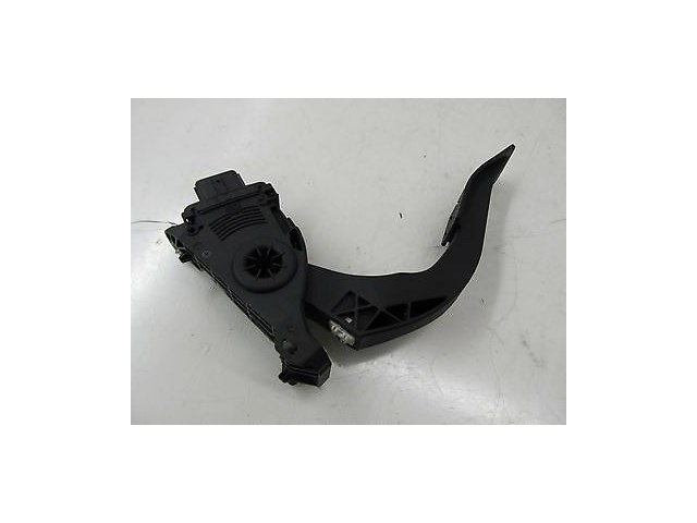 2008-2012 AUDI A4 AVANT WAGON B8 OEM ACCELERATION GAS PEDAL PAD ASSEMBLY