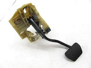 2004-2005 BMW 525i 530i E60 OEM LEFT FRONT DRIVER'S SIDE BRAKE PEDAL 6759950