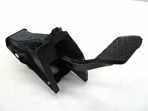 2003-2006 MERCEDES BENZ S500 W220 OEM FOOT BRAKE PEDAL ASSEMBLY  A2206841118