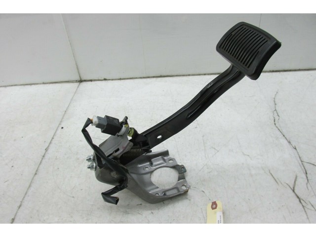 2014-2016 KIA CADENZA OEM BRAKE PEDAL ASSEMBLY 