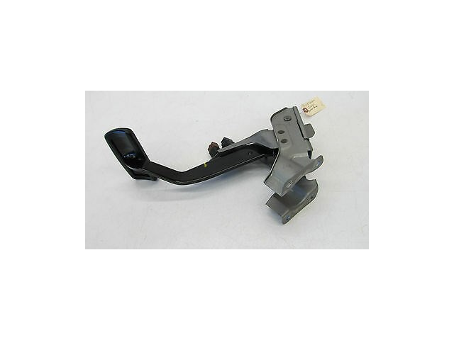 2005-2006 INFINITI G35 SEDAN OEM BRAKE PEDAL W/ SENSORS AND PAD STOP BRAKES