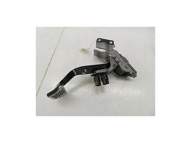 2006-2008 NISSAN 350Z COUPE OEM FLOOR BRAKE PEDAL PAD ASSEMBLY