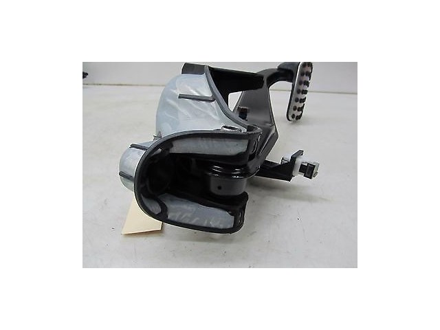 2012-2014 MERCEDES C250 W204 OEM BRAKE PEDAL ASSEMBLY A2042902101