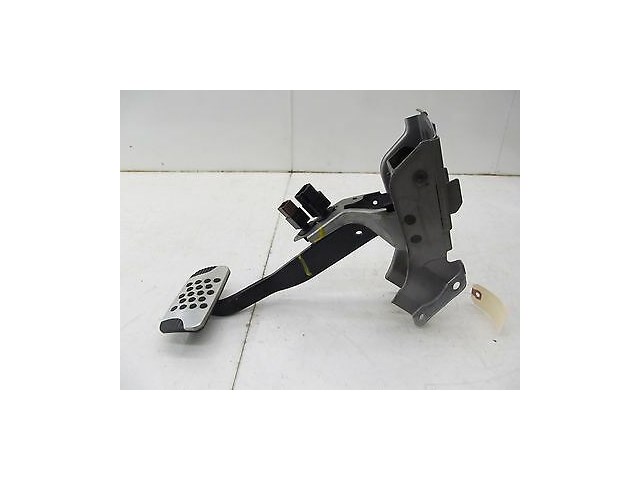 2006-2008 NISSAN 350Z COUPE OEM FRONT DRIVERS BRAKE PEDAL PAD ASSEMBLY