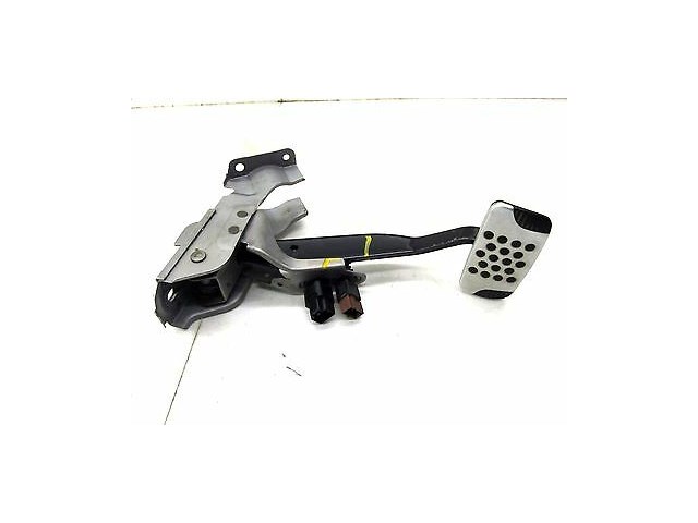 2006-2008 NISSAN 350Z COUPE OEM FRONT DRIVERS BRAKE PEDAL PAD ASSEMBLY