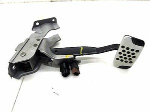 2006-2008 NISSAN 350Z COUPE OEM FRONT DRIVERS BRAKE PEDAL PAD ASSEMBLY