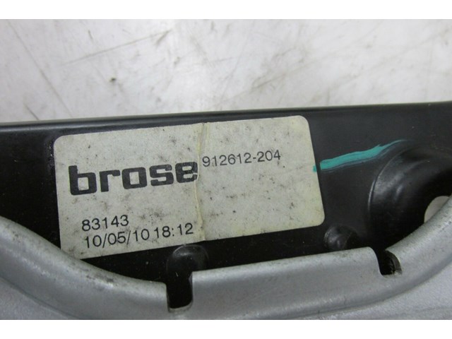 2009-2013 INFINITI G37 CONVERTIBLE OEM RIGHT REAR PASSENGER SIDE WINDOW TRACK