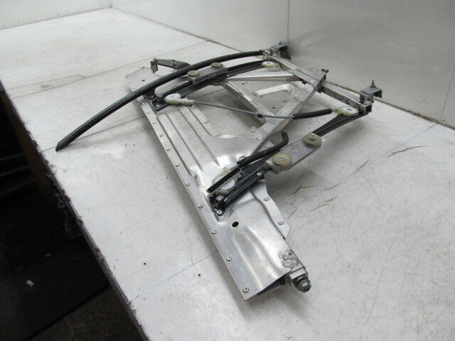 2000-2006 AUDI TT ROADSTER OEM RIGHT FRONT DOOR WINDOW TRACK REGULATOR FRAME 