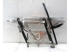 2000-2006 AUDI TT ROADSTER OEM RIGHT FRONT DOOR WINDOW TRACK REGULATOR FRAME 