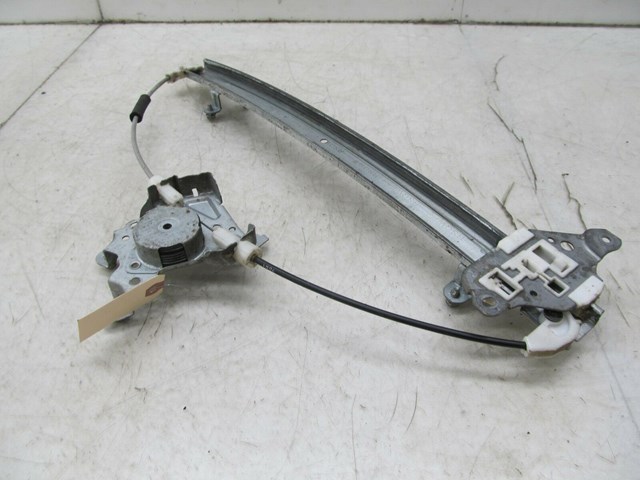 2007-2015 NISSAN XTERRA OEM RIGHT FRONT PASSENGER DOOR WINDOW TRACK 