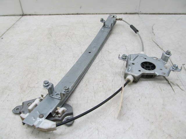 2007-2015 NISSAN XTERRA OEM RIGHT FRONT PASSENGER DOOR WINDOW TRACK 