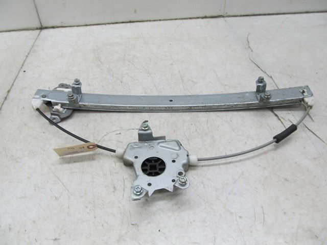 2007-2015 NISSAN XTERRA OEM RIGHT FRONT PASSENGER DOOR WINDOW TRACK 
