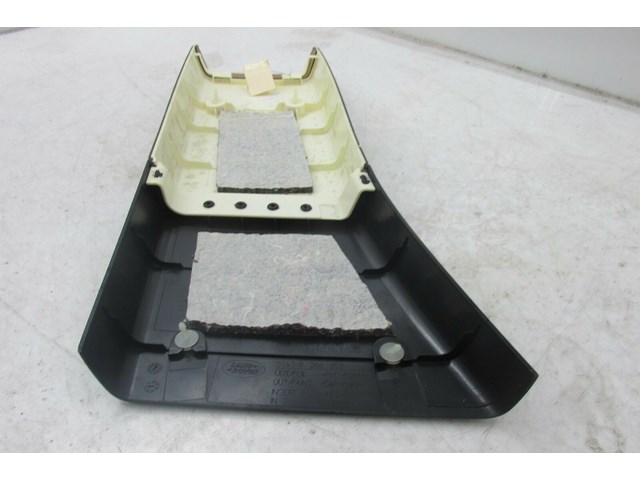 2003-2006 RANGE ROVER HSE OEM RIGHT FRONT PASSENGER LOWER B PILLAR
