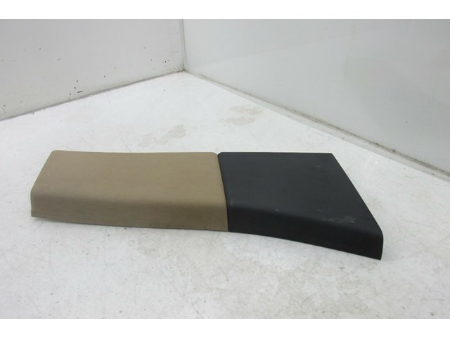 2003-2006 RANGE ROVER HSE OEM RIGHT FRONT PASSENGER LOWER B PILLAR