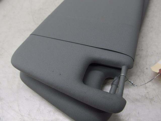 2004-2007 VOLKSWAGEN TOUAREG OEM RIGHT FRONT PASSENGER SIDE SUNVISOR GRAY