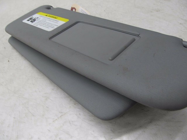 2004-2007 VOLKSWAGEN TOUAREG OEM RIGHT FRONT PASSENGER SIDE SUNVISOR GRAY