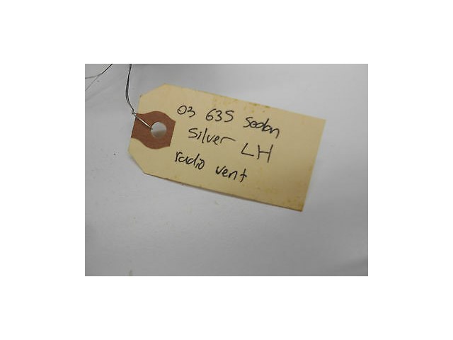 2003-2004 INFINITI G35 SEDAN OEM RADIO CD TAPE PLAYER TOP LEFT CENTER DASH VENT