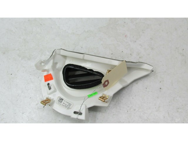 2017-2019 BUICK LACROSSE OEM  LET FRONT TOP DASH VENT TRIM 