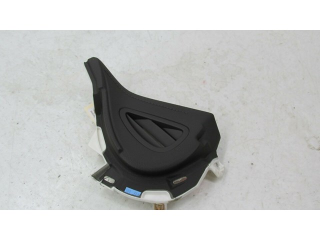 2017-2019 BUICK LACROSSE OEM  LET FRONT TOP DASH VENT TRIM 
