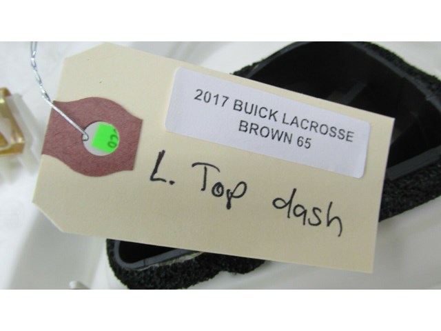 2017-2019 BUICK LACROSSE OEM  LET FRONT TOP DASH VENT TRIM 