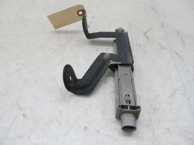 2003-2006 MERCEDES E500 W211 OEM LEFT FRONT SUSPENSION AIR BAG PRESSURE SENSOR