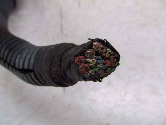 2004-2007 VOLKSWAGEN TOUAREG OEM ABS PUMP PLUG PIGTAIL WIRES