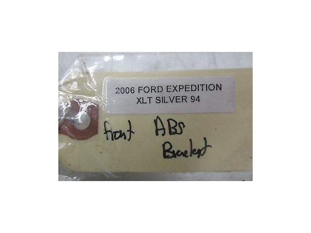 2003-2006 FORD EXPEDITION OEM FRONT ENGINE ABS PUMP MOUNT BRACKET HOLDER