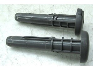 2013-2017 CHEVY TRAVERSE OEM LEFT FRONT SEAT HEADREST ADJUSTMENT HOUSING 