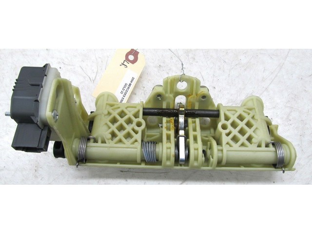 2003-2006 MERCEDES E500 W211 OEM LEFT REAR HEADREST RECLINER MOTOR 