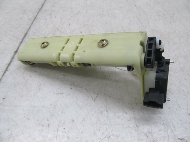 2003-2006 MERCEDES E500 W211 OEM REAR SEAT MIDDLE HEADREST RECLINER MOTOR 