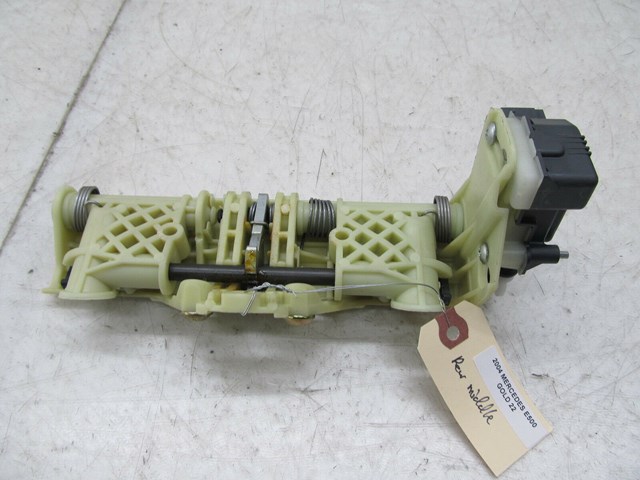 2003-2006 MERCEDES E500 W211 OEM REAR SEAT MIDDLE HEADREST RECLINER MOTOR 