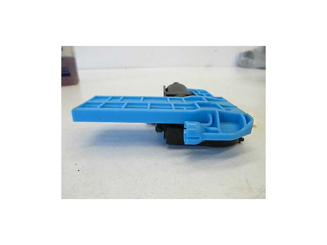 2003-2006 MERCEDES BENZ S500 W220 OEM RIGHT FRONT PASSENGER HEADREST MOTOR