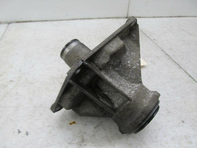  2003-2006 RANGE ROVER HSE OEM RIGHT FRONT AXLE SHAFT GUIDE BRACKET