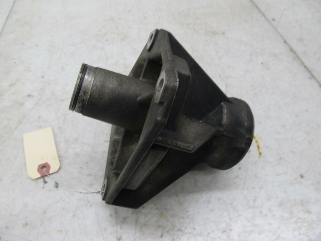  2003-2006 RANGE ROVER HSE OEM RIGHT FRONT AXLE SHAFT GUIDE BRACKET