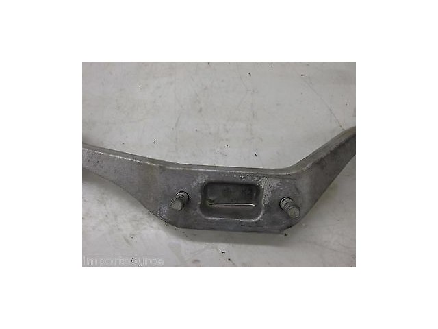 2002-2006 CADILLAC ESCALADE OEM RIGHT FRONT AXLE MOUNT BRACKET BRACE