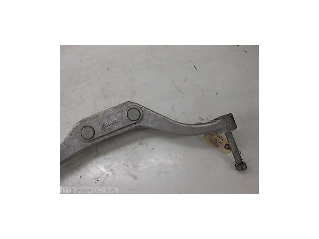 2002-2006 CADILLAC ESCALADE OEM RIGHT FRONT AXLE MOUNT BRACKET BRACE