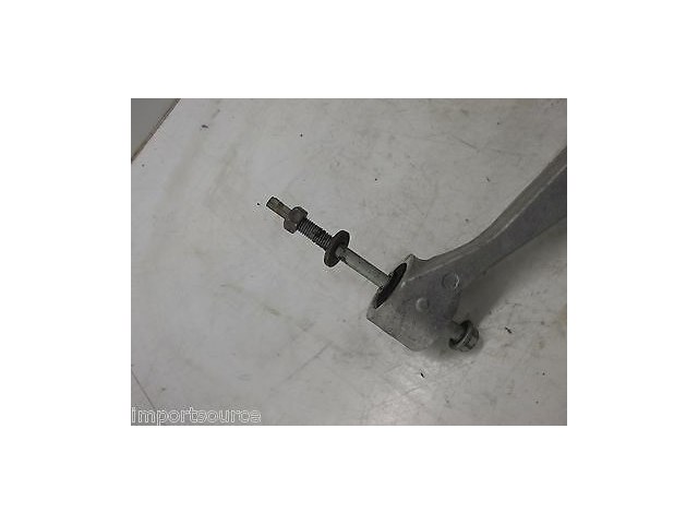 2002-2006 CADILLAC ESCALADE OEM RIGHT FRONT AXLE MOUNT BRACKET BRACE