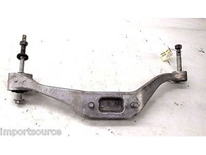 2002-2006 CADILLAC ESCALADE OEM RIGHT FRONT AXLE MOUNT BRACKET BRACE