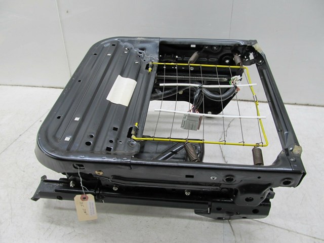 2003-2004 LAND ROVER DISCOVERY OEM RIGHT FRONT SEAT TRACK ASSEMBLY 