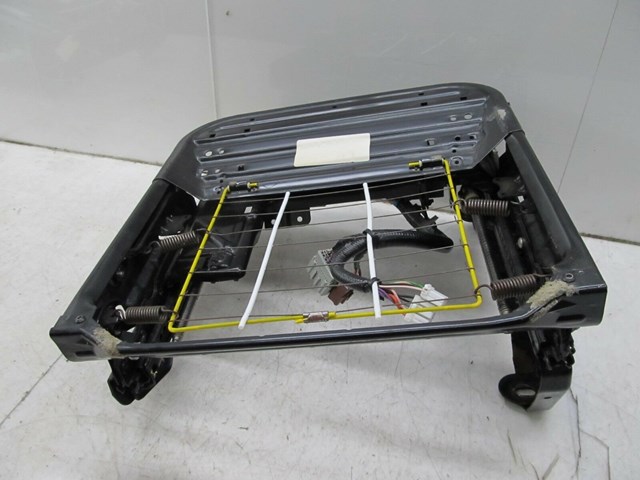 2003-2004 LAND ROVER DISCOVERY OEM RIGHT FRONT SEAT TRACK ASSEMBLY 