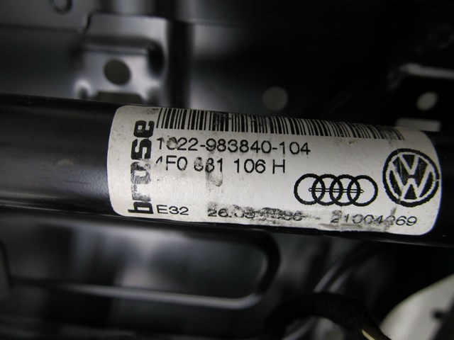 2005-2008 AUDI A6 C6 OEM RIGHT FRONT SEAT TRACK ASSEMBLY 