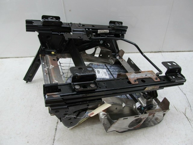 2003-2007 CHEVY SILVERADO OEM RIGHT FRONT SEAT TRACK ASSEMBLY 