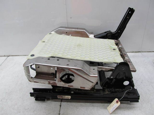 2003-2007 CHEVY SILVERADO OEM RIGHT FRONT SEAT TRACK ASSEMBLY 