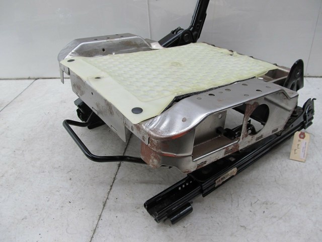 2003-2007 CHEVY SILVERADO OEM RIGHT FRONT SEAT TRACK ASSEMBLY 